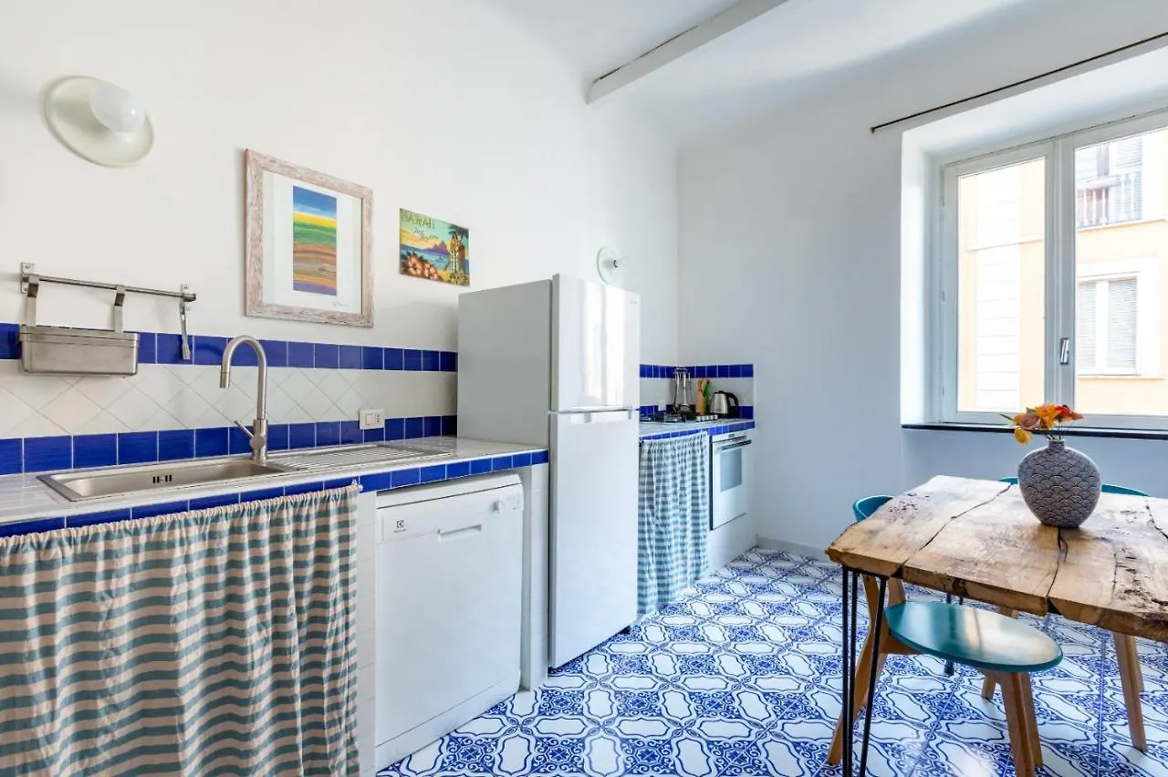 아파트 Porta Ticinese Colorful Apartment! 밀라노