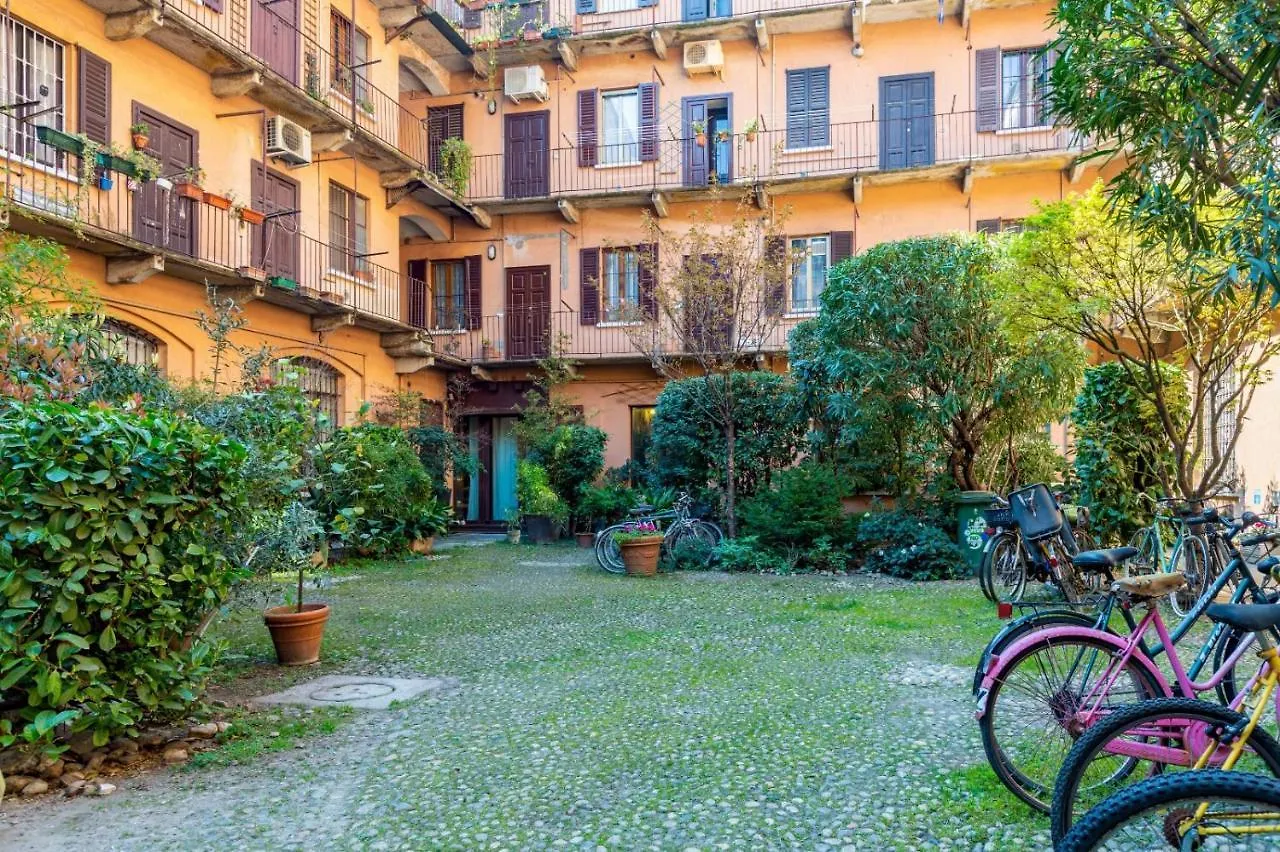 Porta Ticinese Colorful Apartment! 밀라노