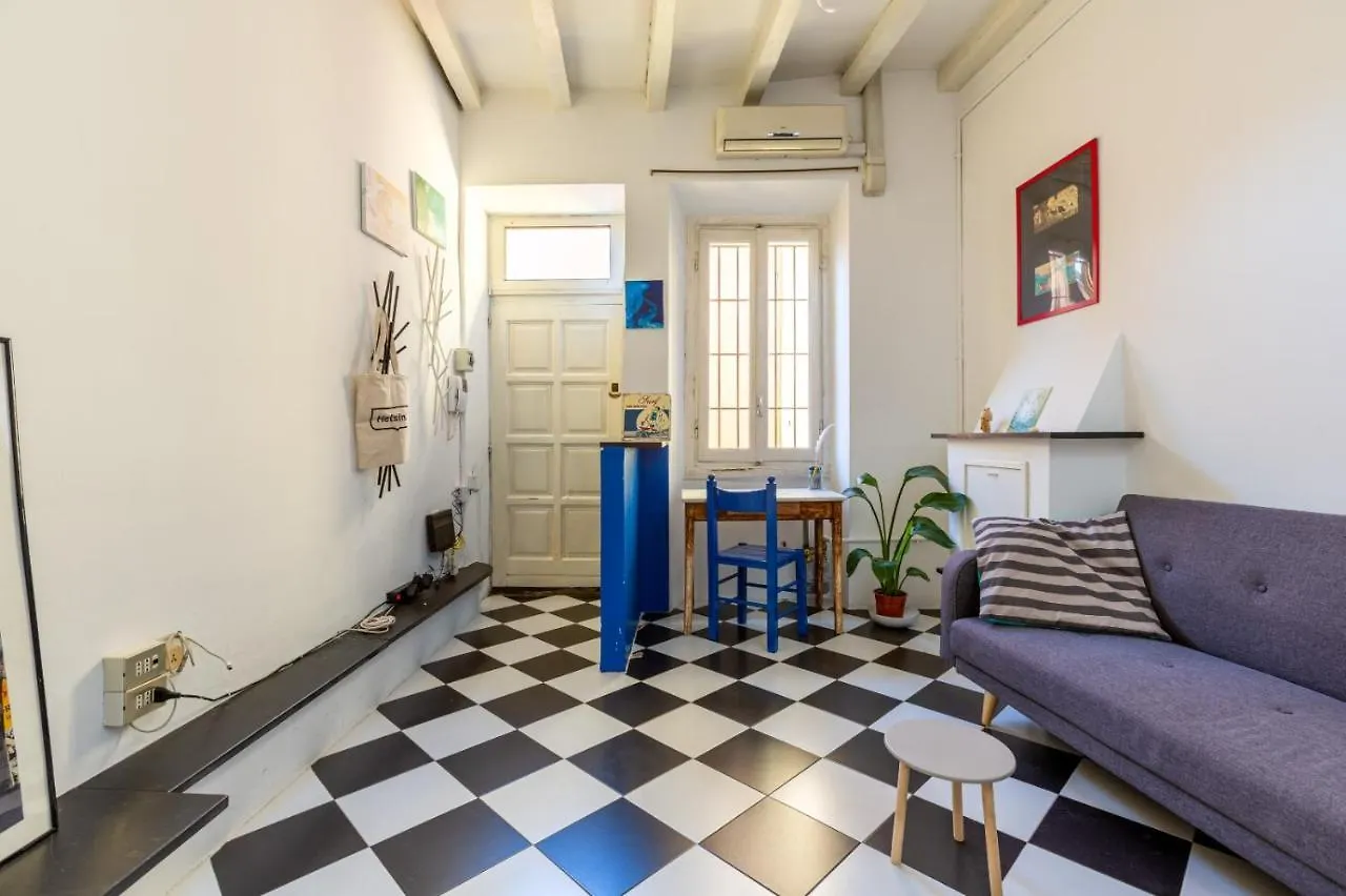 Porta Ticinese colorful apartment! Milano